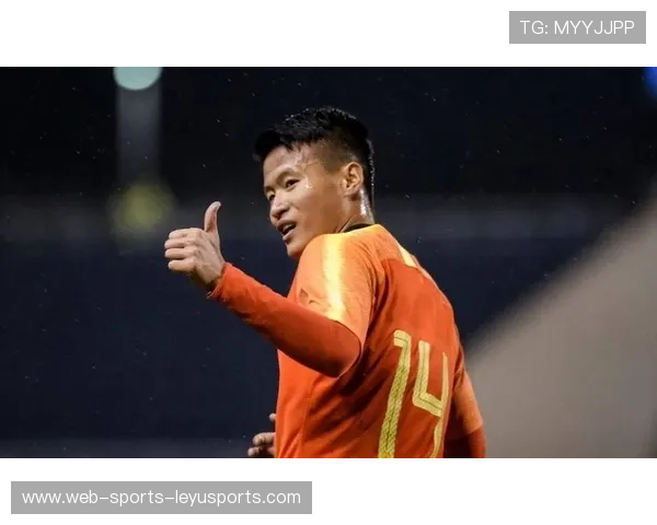 中国新星加盟欧洲豪门，外媒震惊