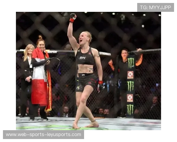 UFC激战到血流如注，医学暂停成为比赛转折点