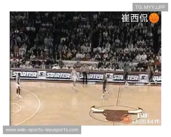 赛场“神奇救球”瞬间：运动员逆天反应震撼全场！